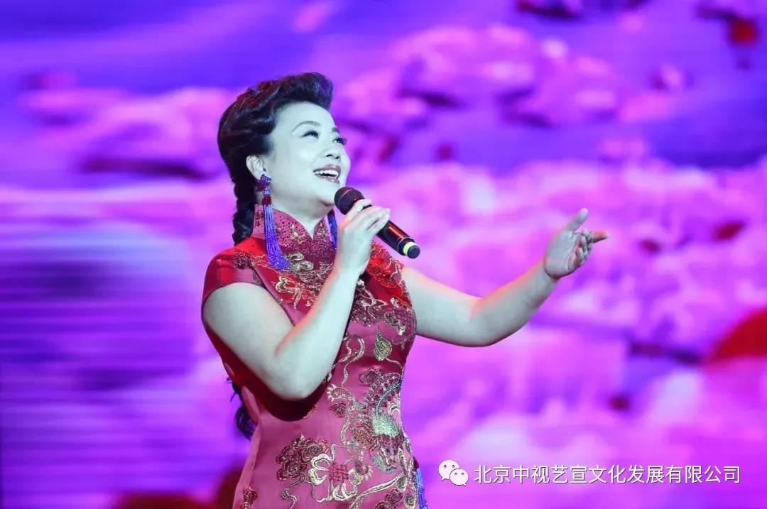 紅梅贊--2018人民藝術(shù)家閻肅經(jīng)典作品音樂會在京舉行-3