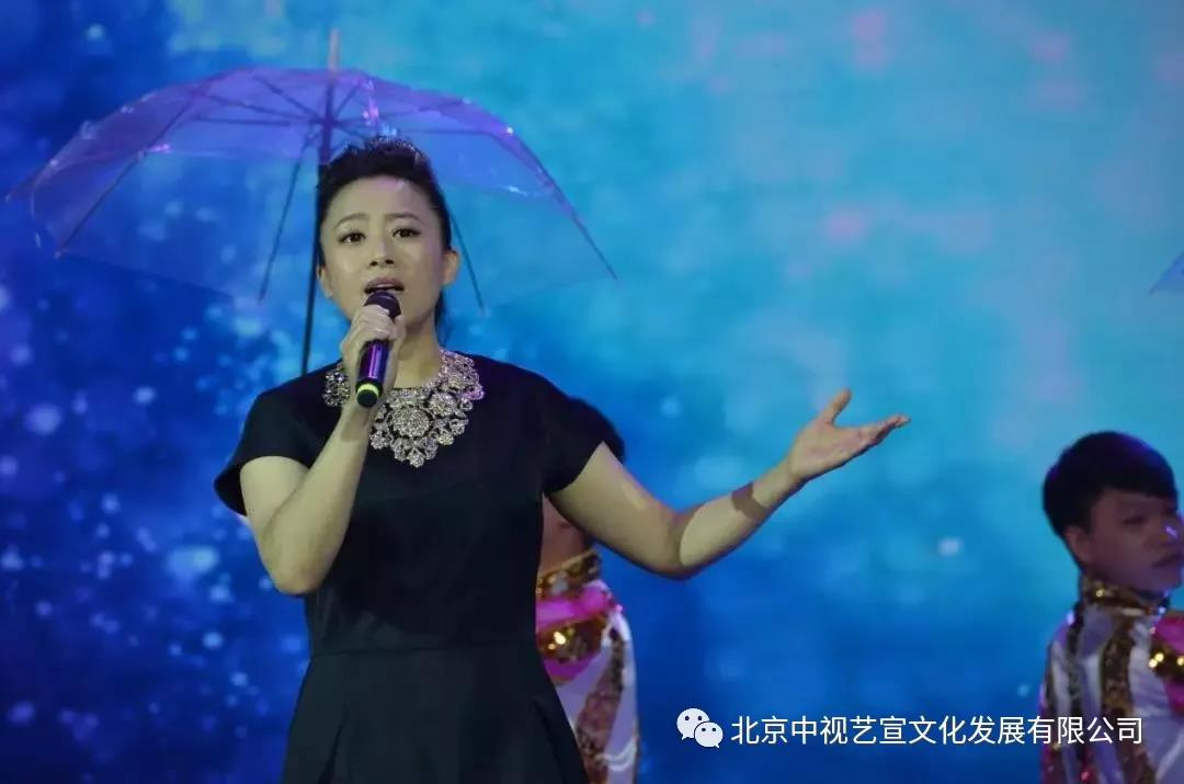 紅梅贊--2018人民藝術(shù)家閻肅經(jīng)典作品音樂會在京舉行-5